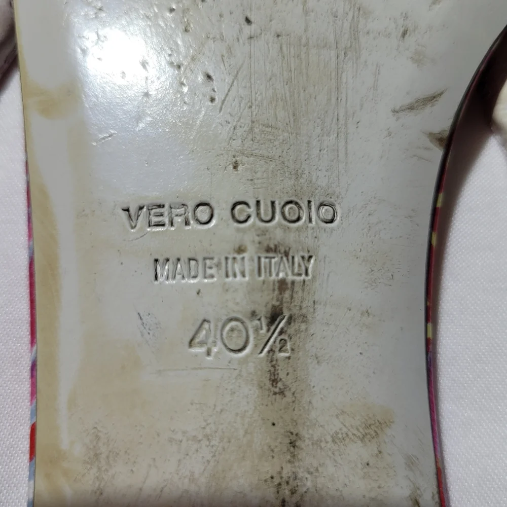 Dolce & Gabbana Pink Flip Flops with dust bags - Picture 8 of 12